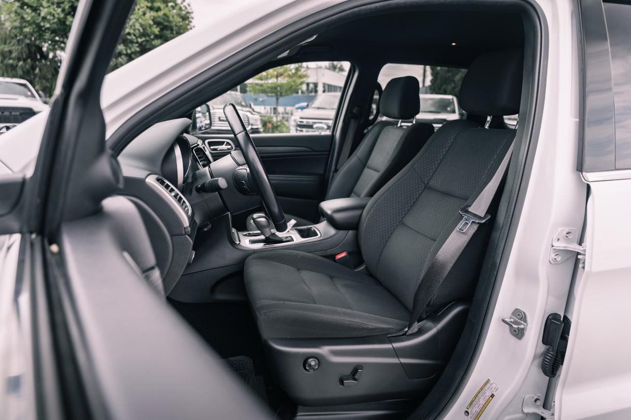 2020 Jeep Grand Cherokee Laredo LC2674