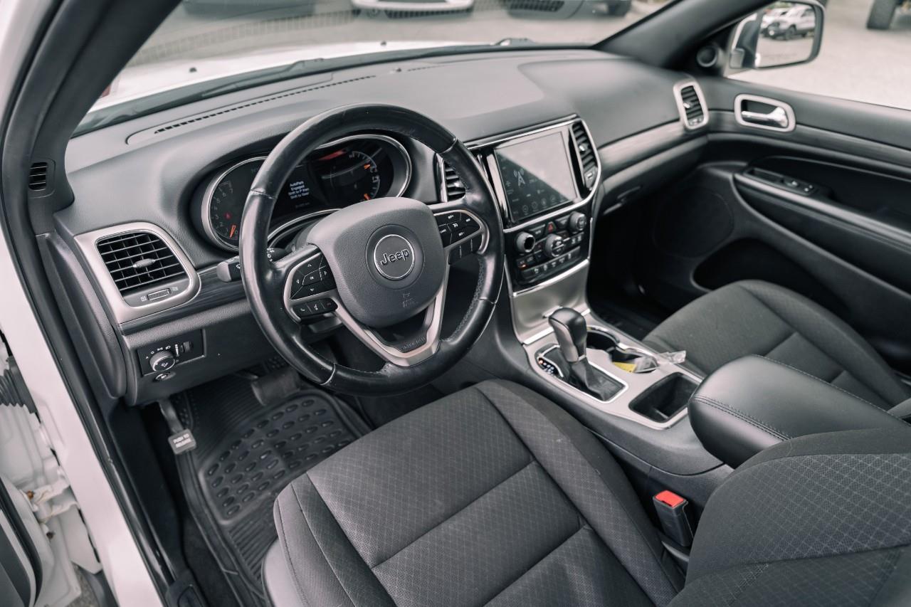 2020 Jeep Grand Cherokee Laredo LC2674