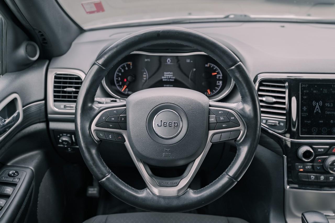 2020 Jeep Grand Cherokee Laredo LC2674