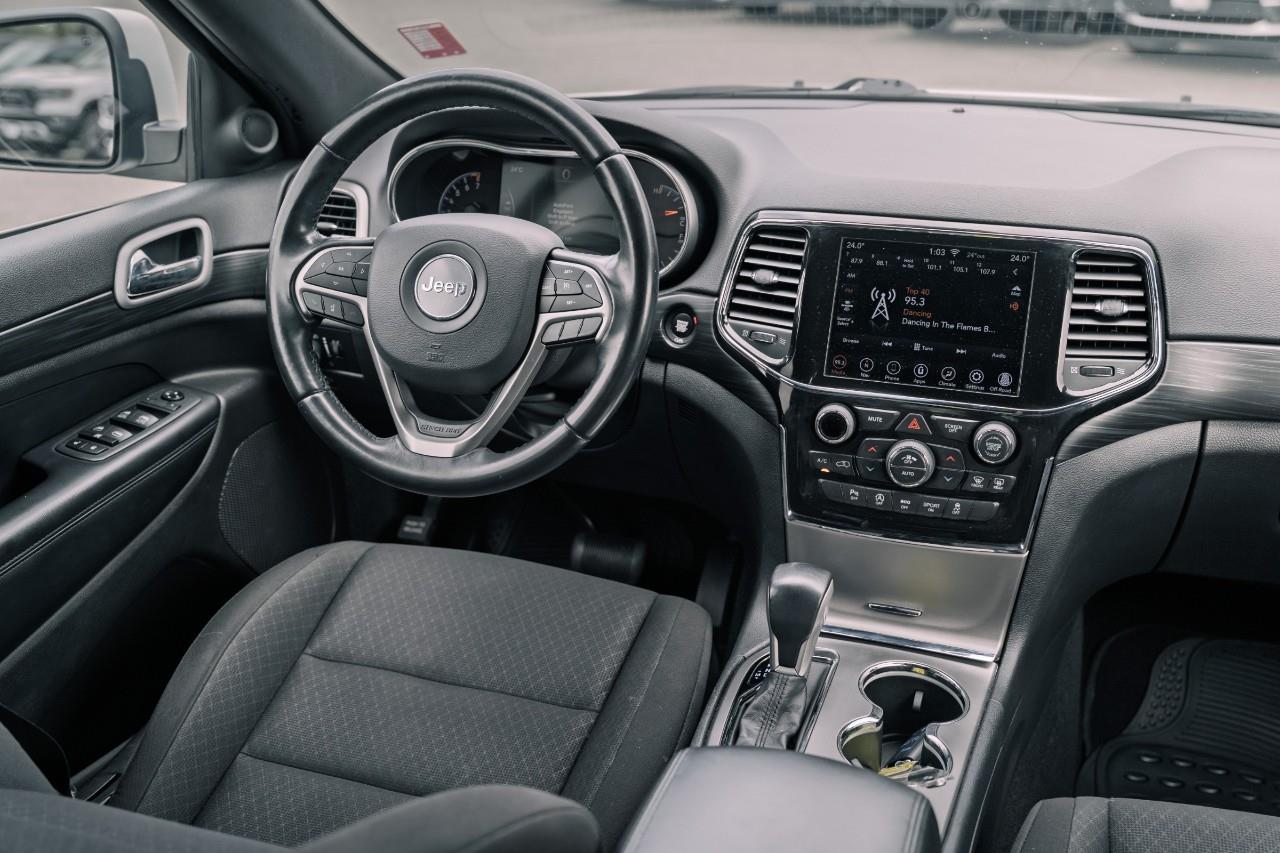 2020 Jeep Grand Cherokee Laredo LC2674