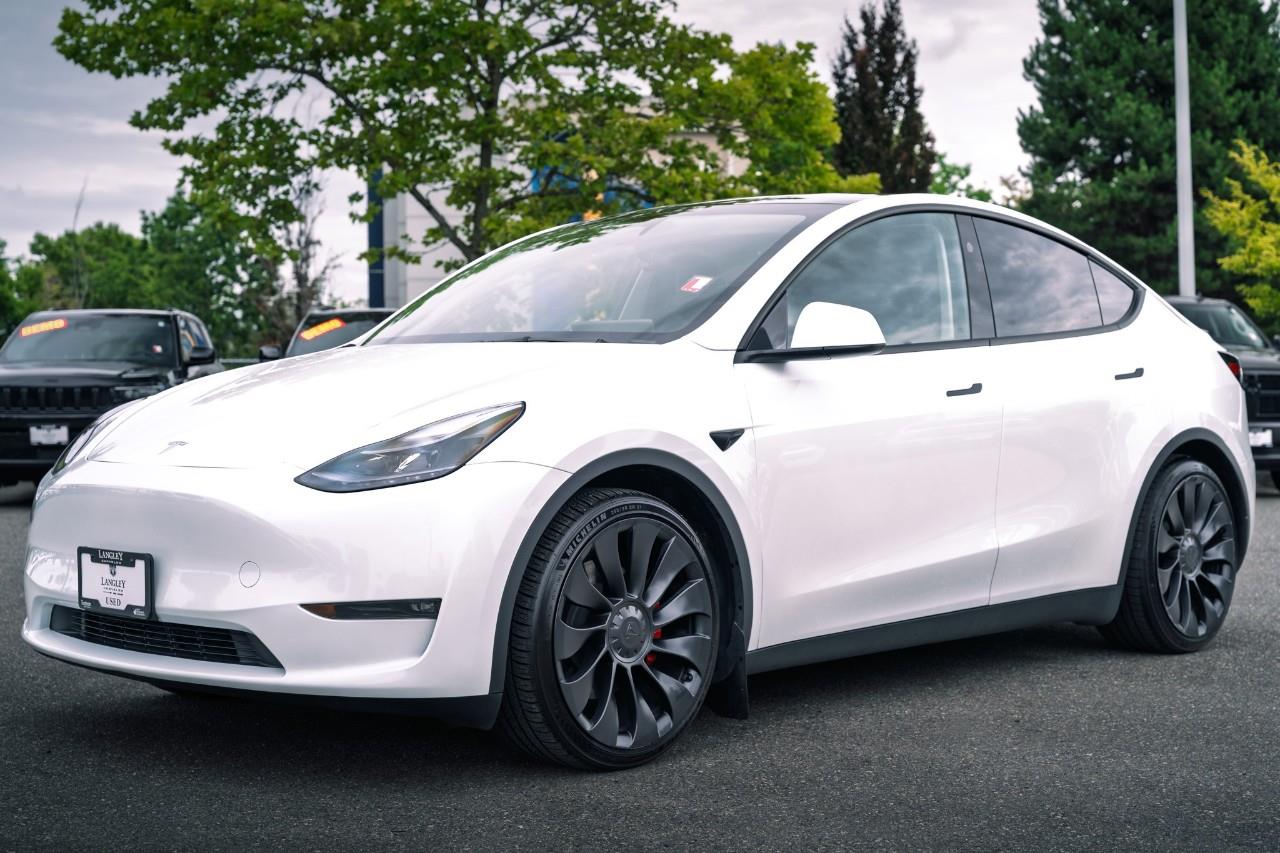 2024 Tesla Model Y Performance LC2682