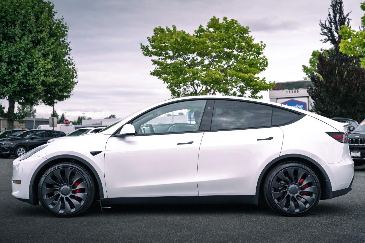 2024 Tesla Model Y Performance LC2682
