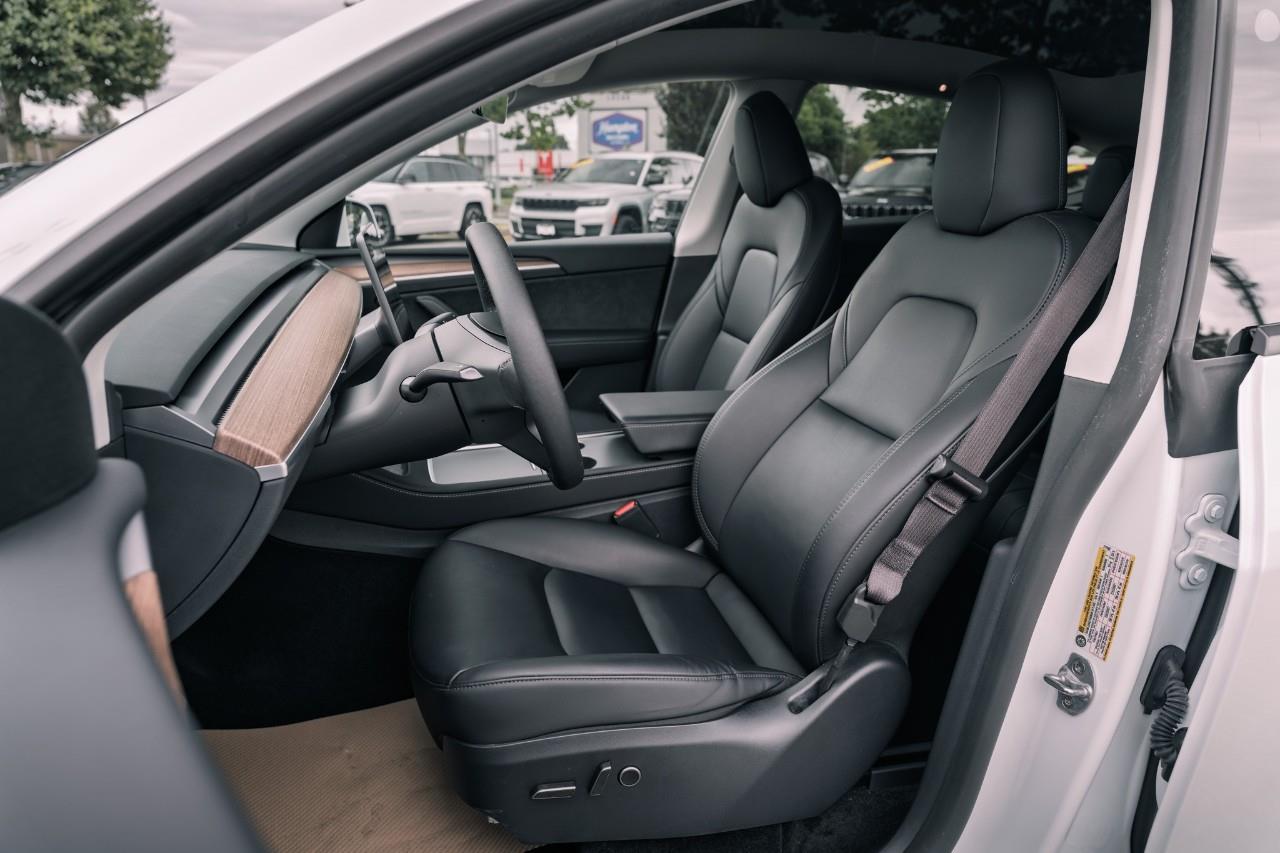 2024 Tesla Model Y Performance LC2682