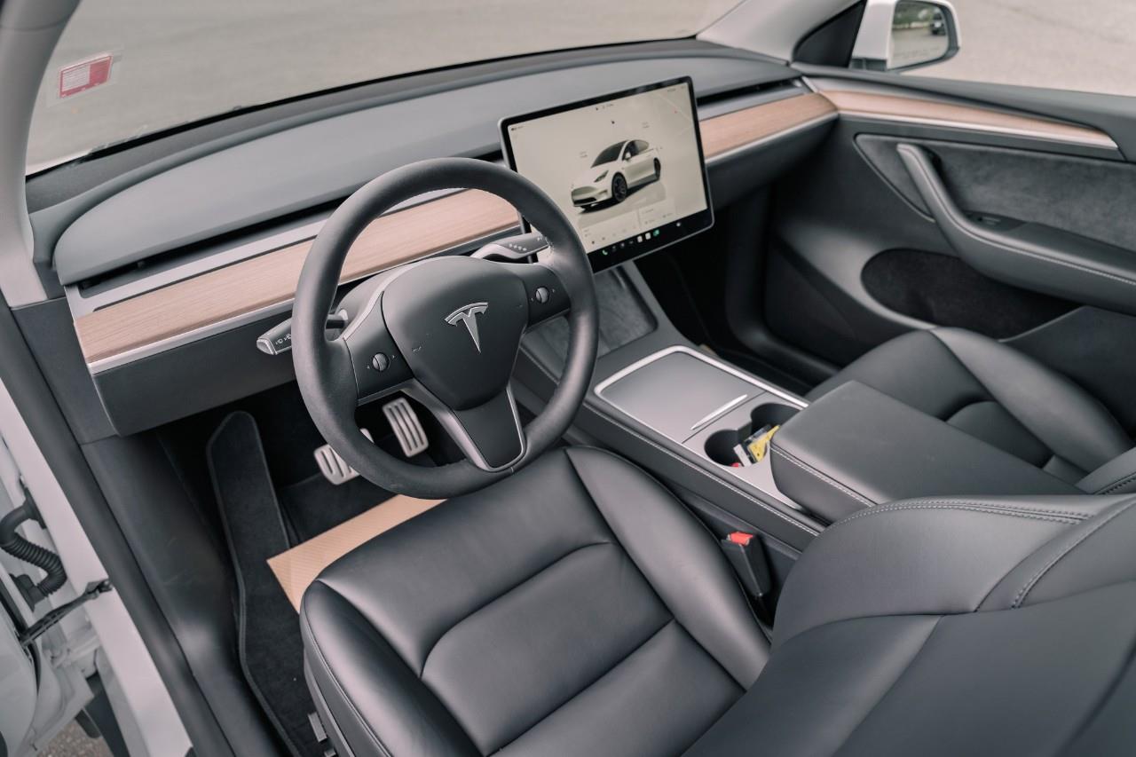 2024 Tesla Model Y Performance LC2682