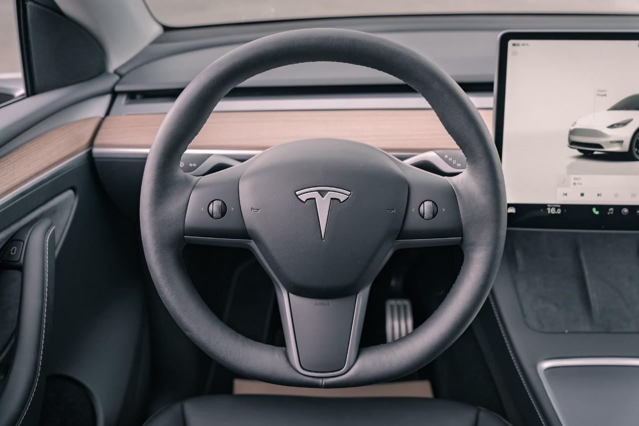 2024 Tesla Model Y Performance LC2682