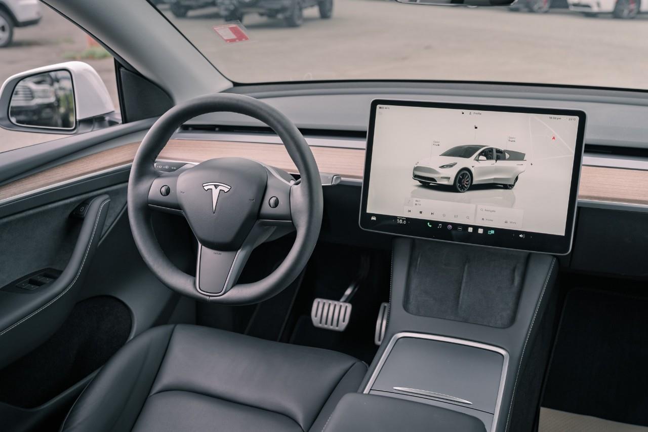 2024 Tesla Model Y Performance LC2682