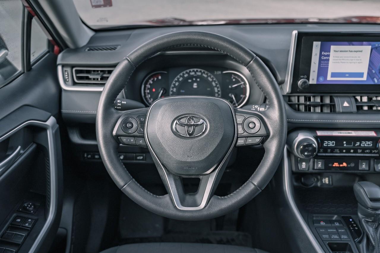 2025 Toyota RAV4 XLE S515118B