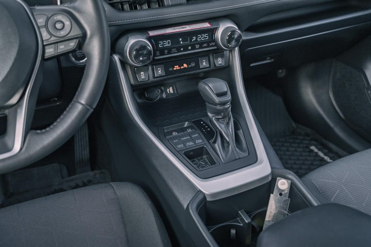 2025 Toyota RAV4 XLE S515118B