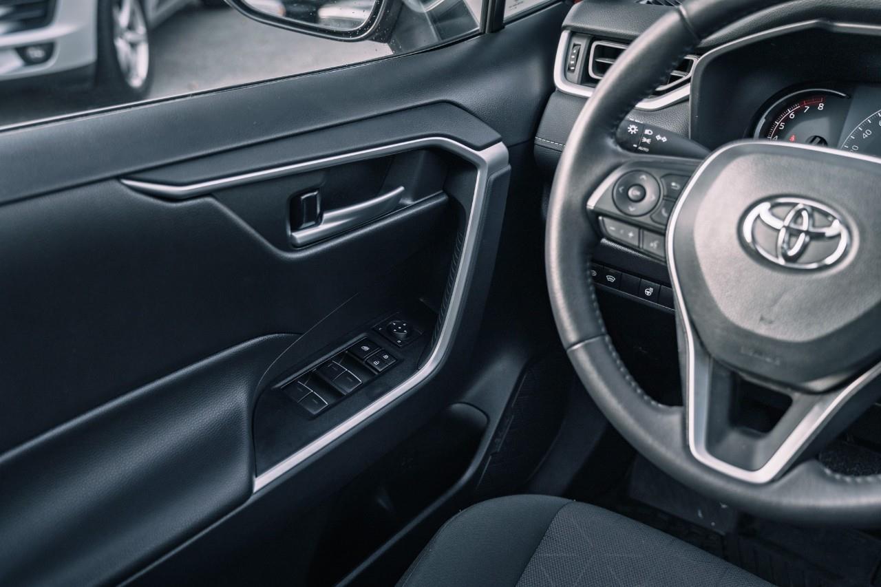 2025 Toyota RAV4 XLE S515118B