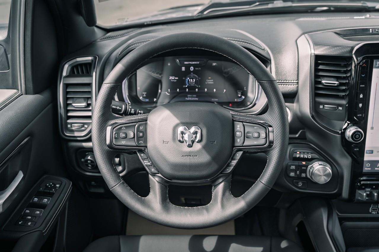 2025 RAM 1500 Sport S657369