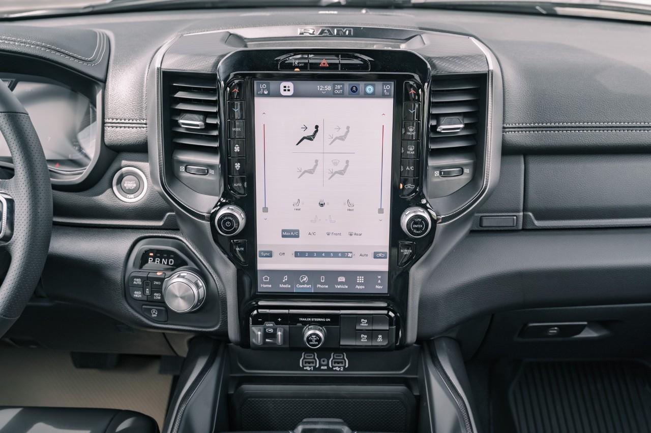 2025 RAM 1500 Sport S657369