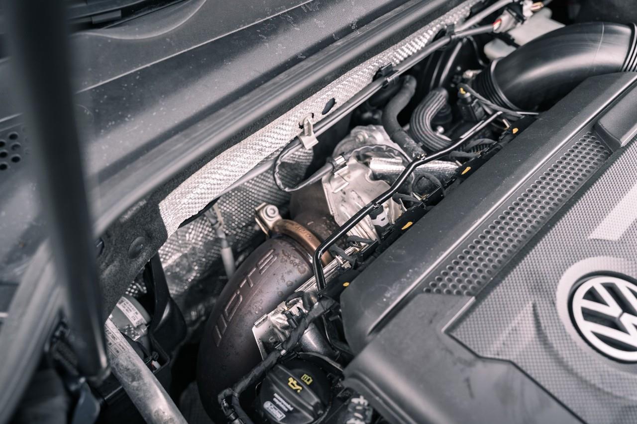 2017 Volkswagen Golf R 2.0 TSI LC2576AA