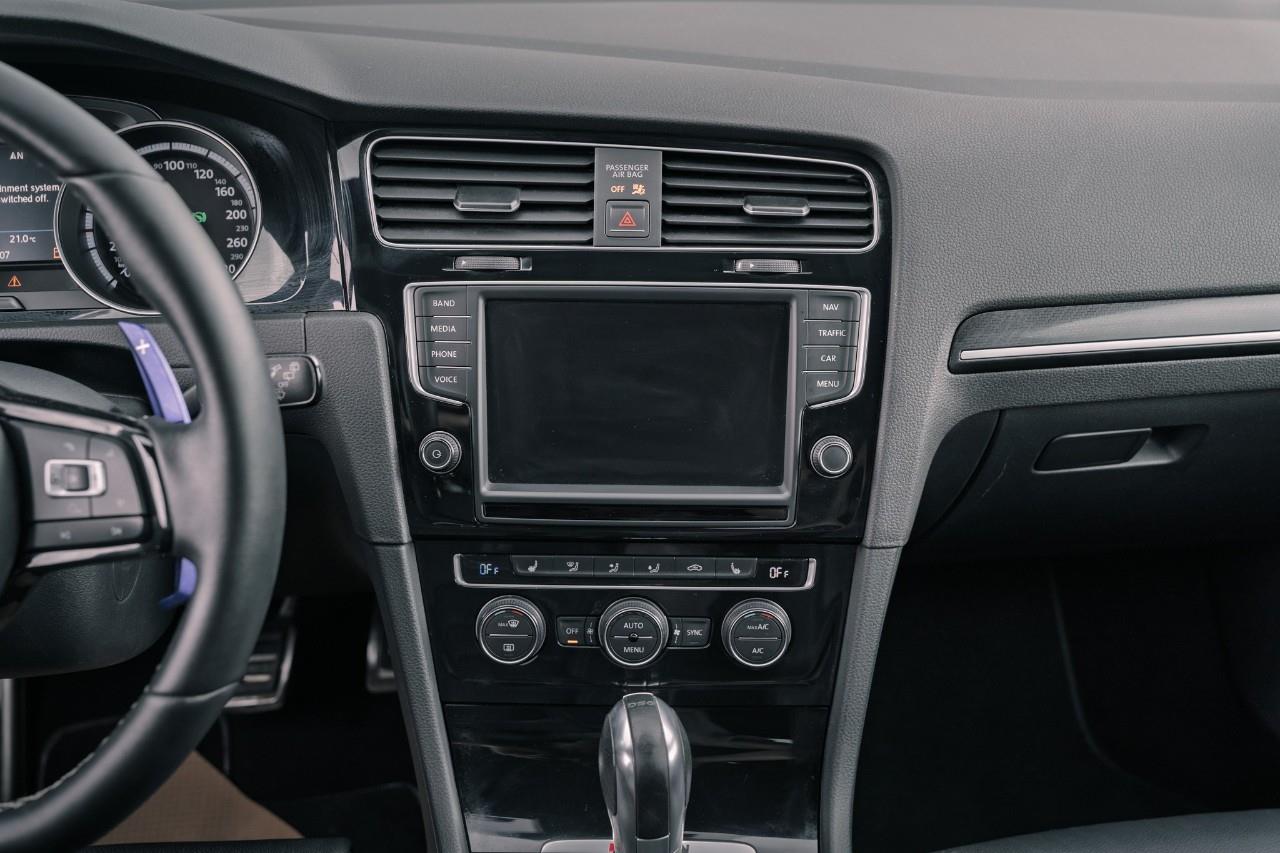 2017 Volkswagen Golf R 2.0 TSI LC2576AA