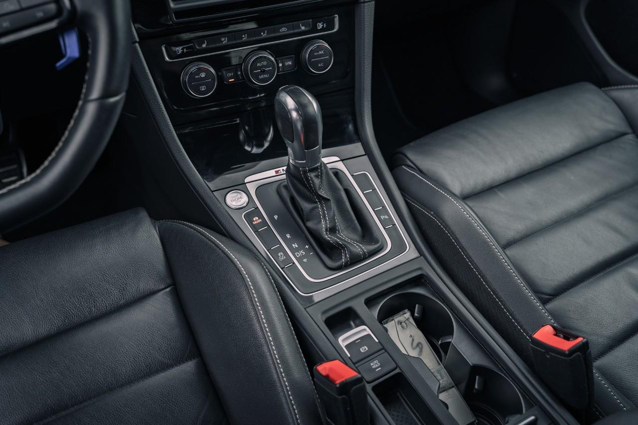 2017 Volkswagen Golf R 2.0 TSI LC2576AA