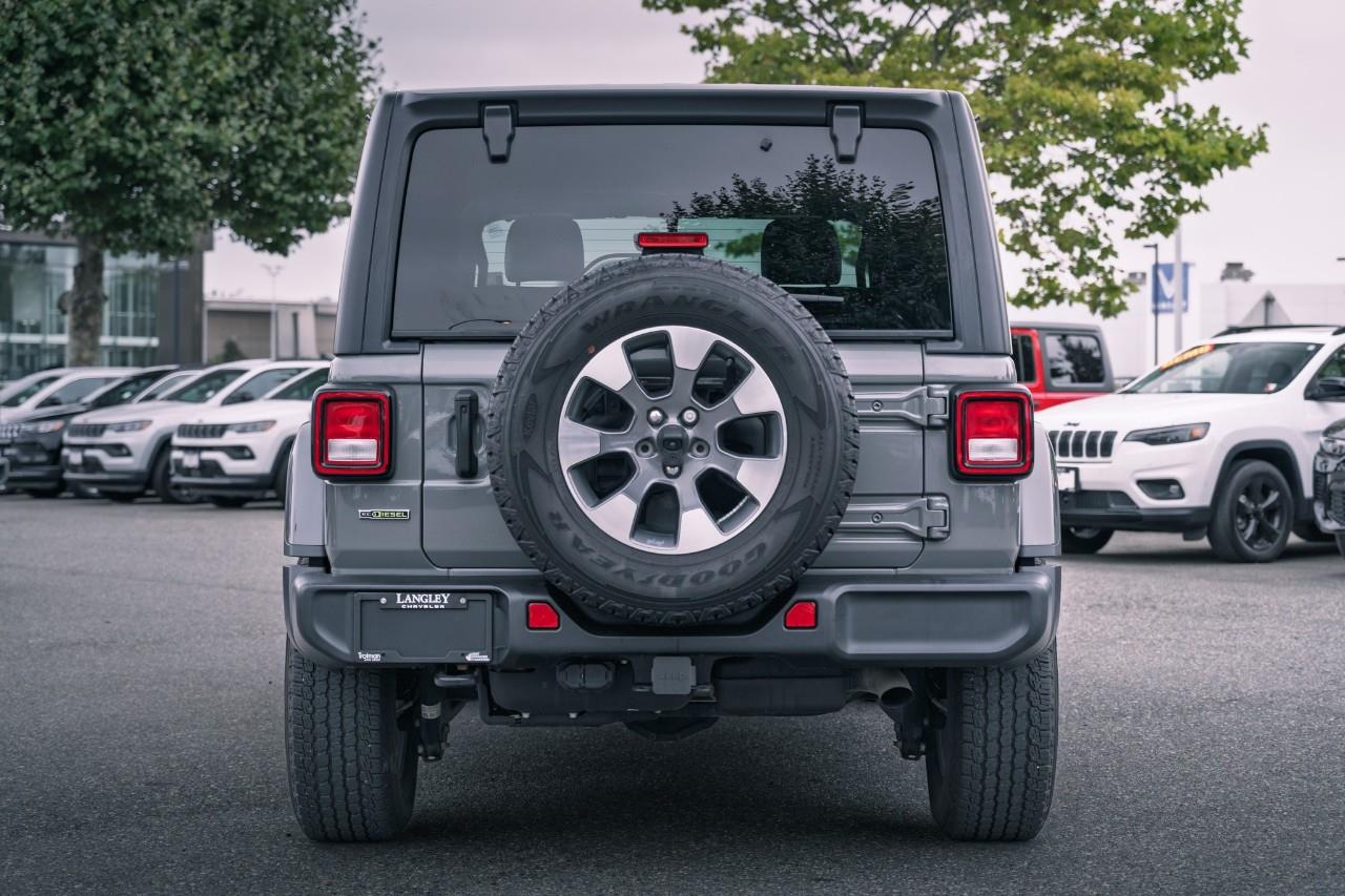 2022 Jeep Wrangler Unlimited Sahara S612720A