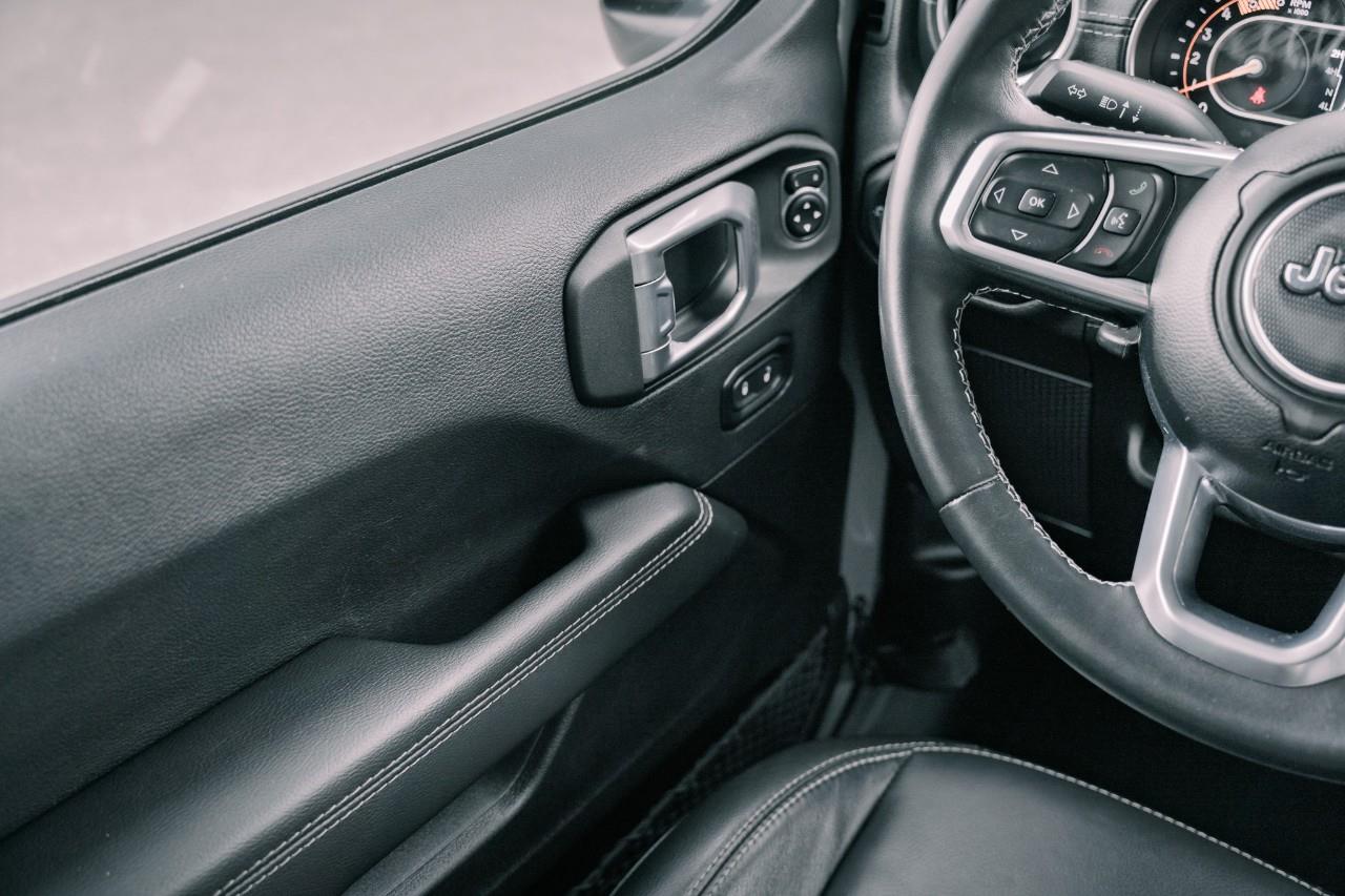 2022 Jeep Wrangler Unlimited Sahara S612720A