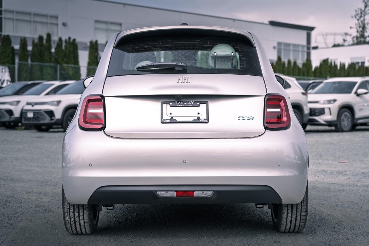 2025 Fiat 500e  S238658