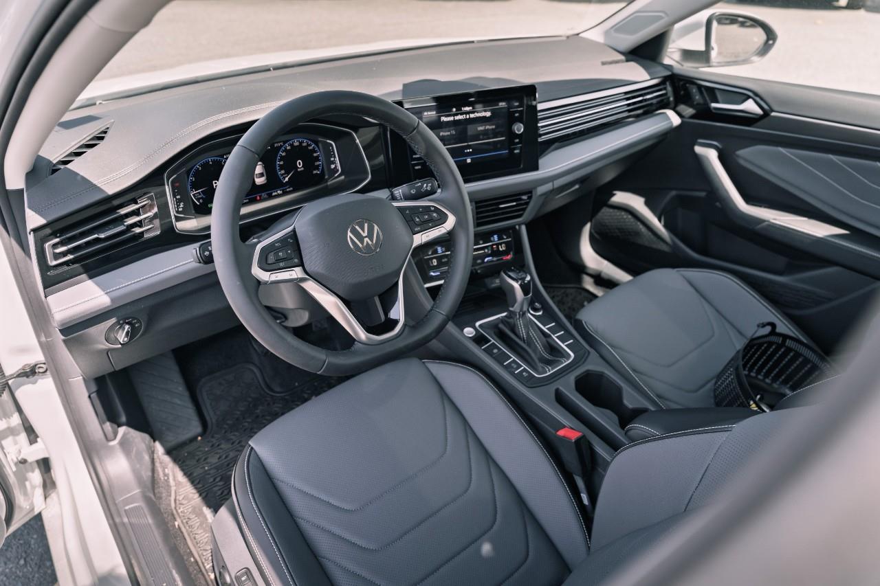 2025 Volkswagen Jetta Highline LC2670