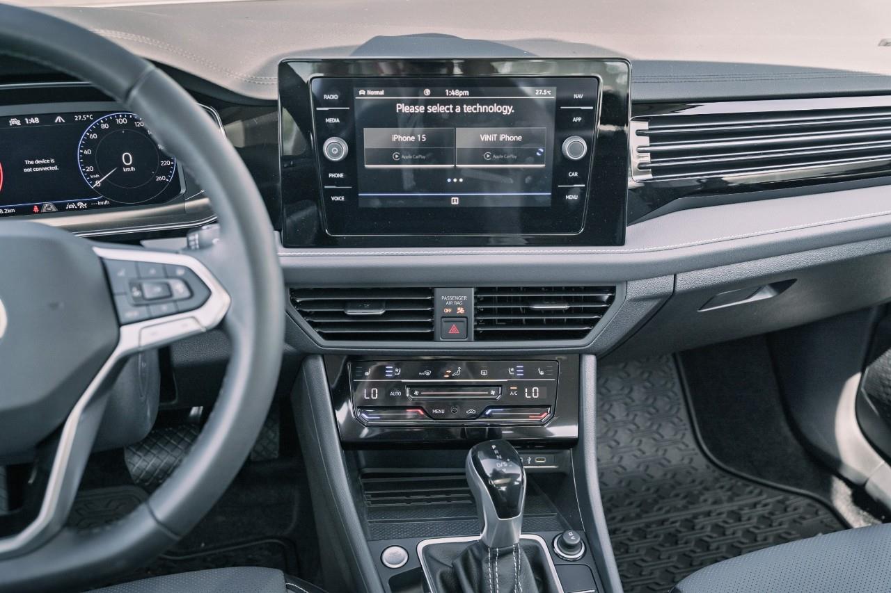 2025 Volkswagen Jetta Highline LC2670