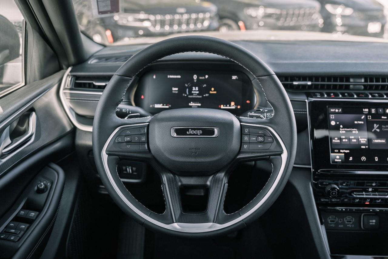 2024 Jeep Grand Cherokee L Laredo LC2655