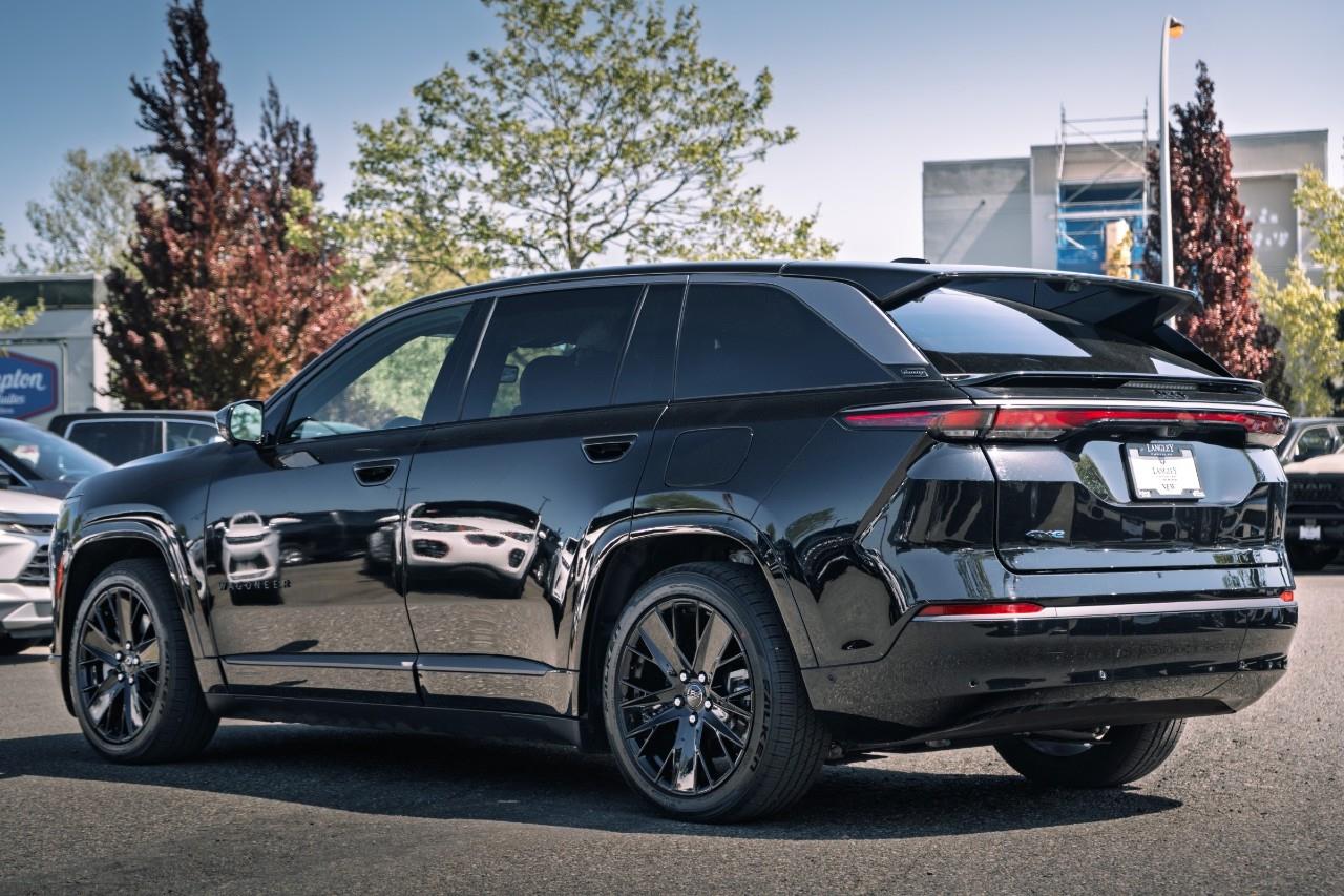 2024 Jeep Wagoneer S Launch Edition R180209