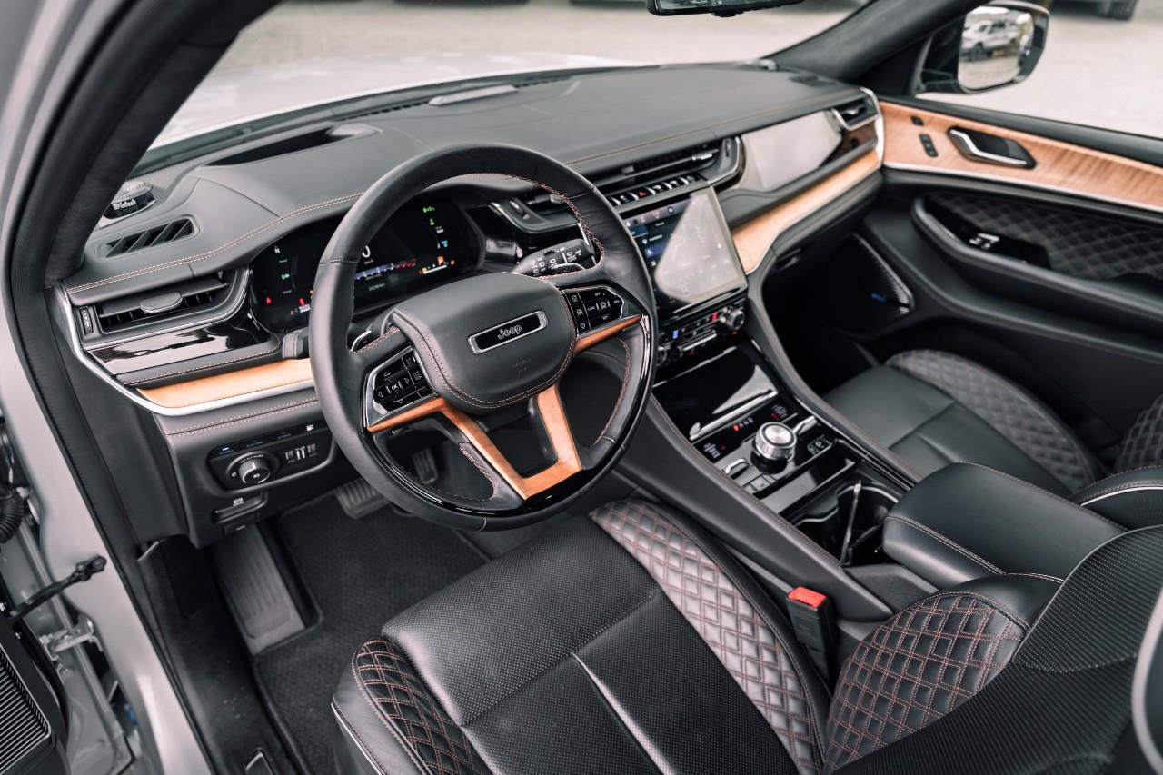 2023 Jeep Grand Cherokee 4xe Summit LC2656