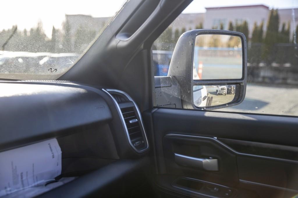 2024 RAM 5500 Chassis Tradesman/SLT R405032