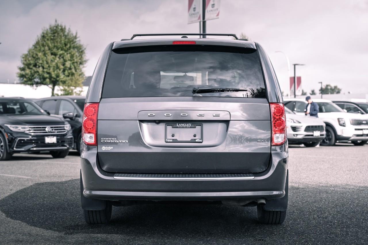 2016 Dodge Grand Caravan SE/SXT LC2690A