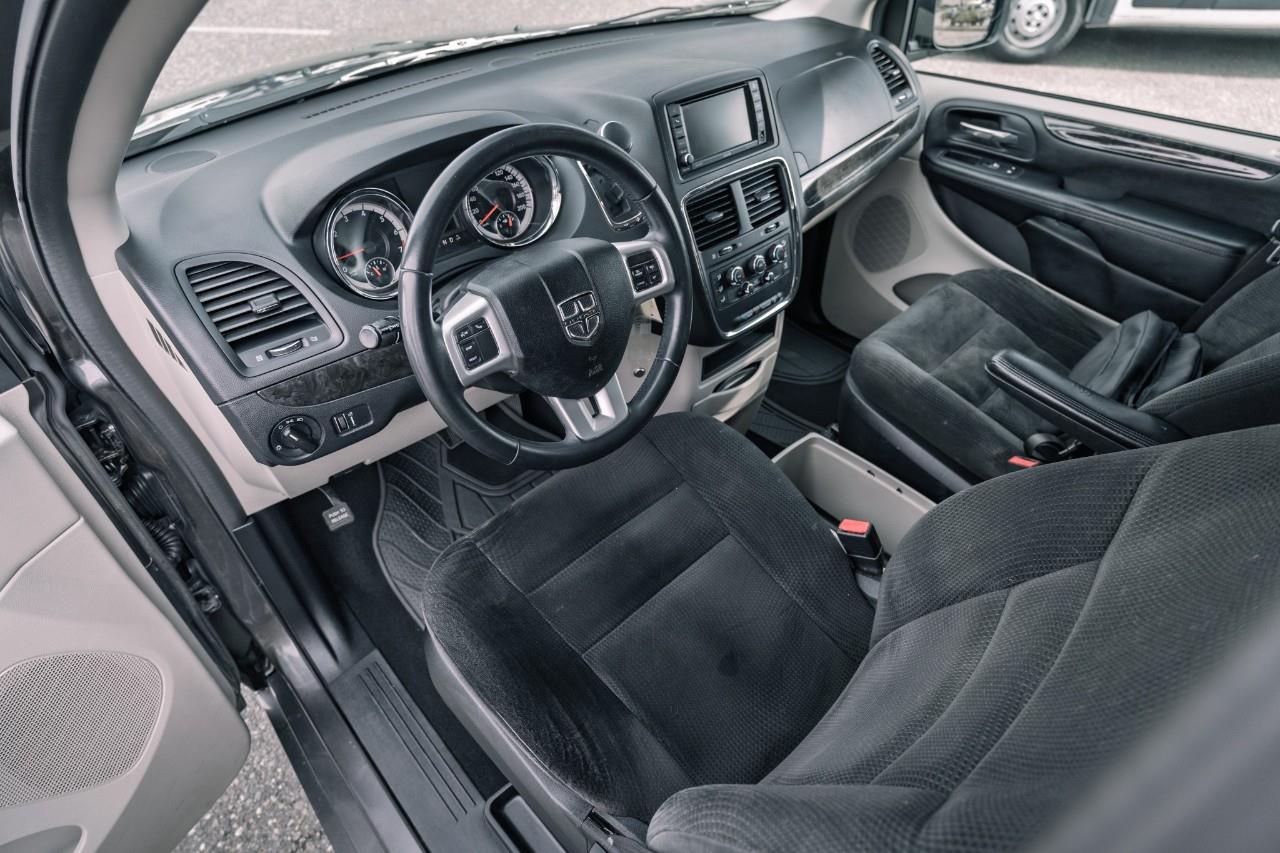 2016 Dodge Grand Caravan SE/SXT LC2690A