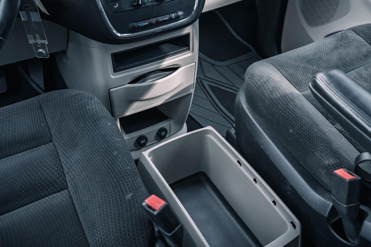 2016 Dodge Grand Caravan SE/SXT LC2690A