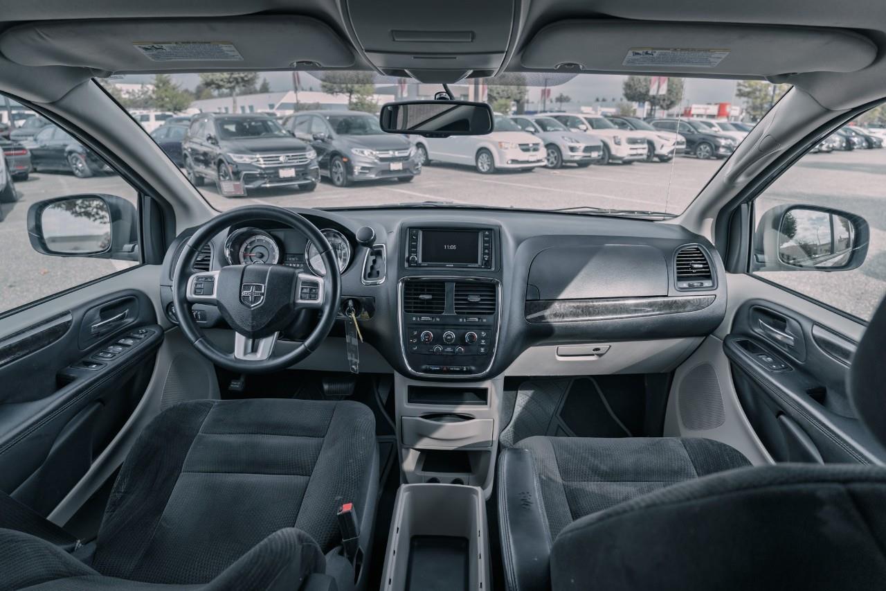 2016 Dodge Grand Caravan SE/SXT LC2690A