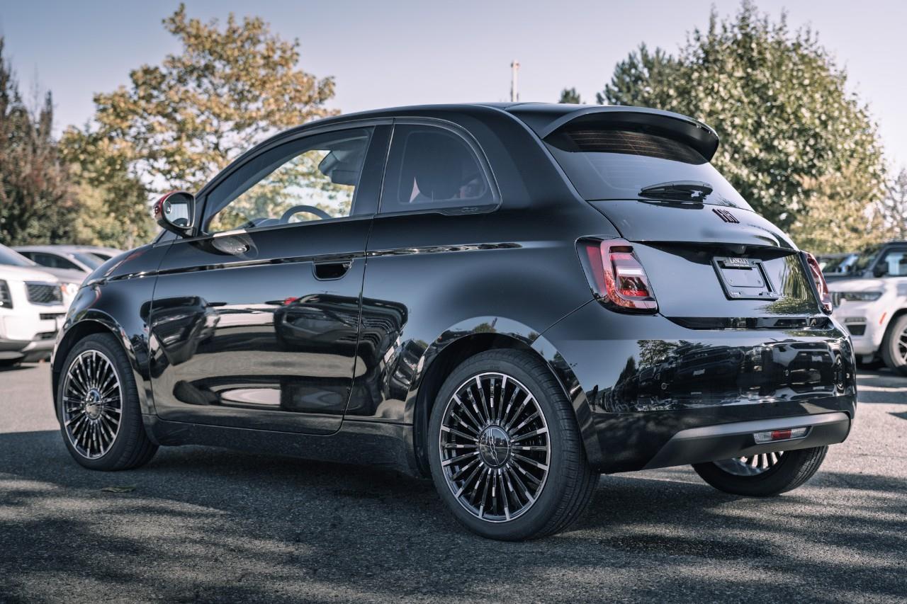 2024 Fiat 500e  LC2750