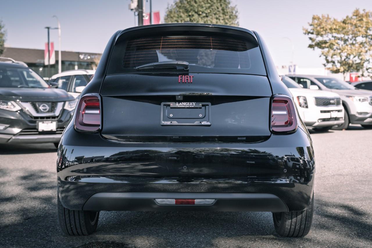 2024 Fiat 500e  LC2750