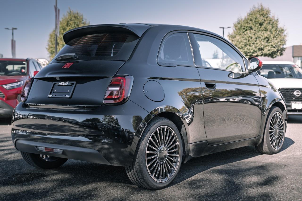 2024 Fiat 500e  LC2750