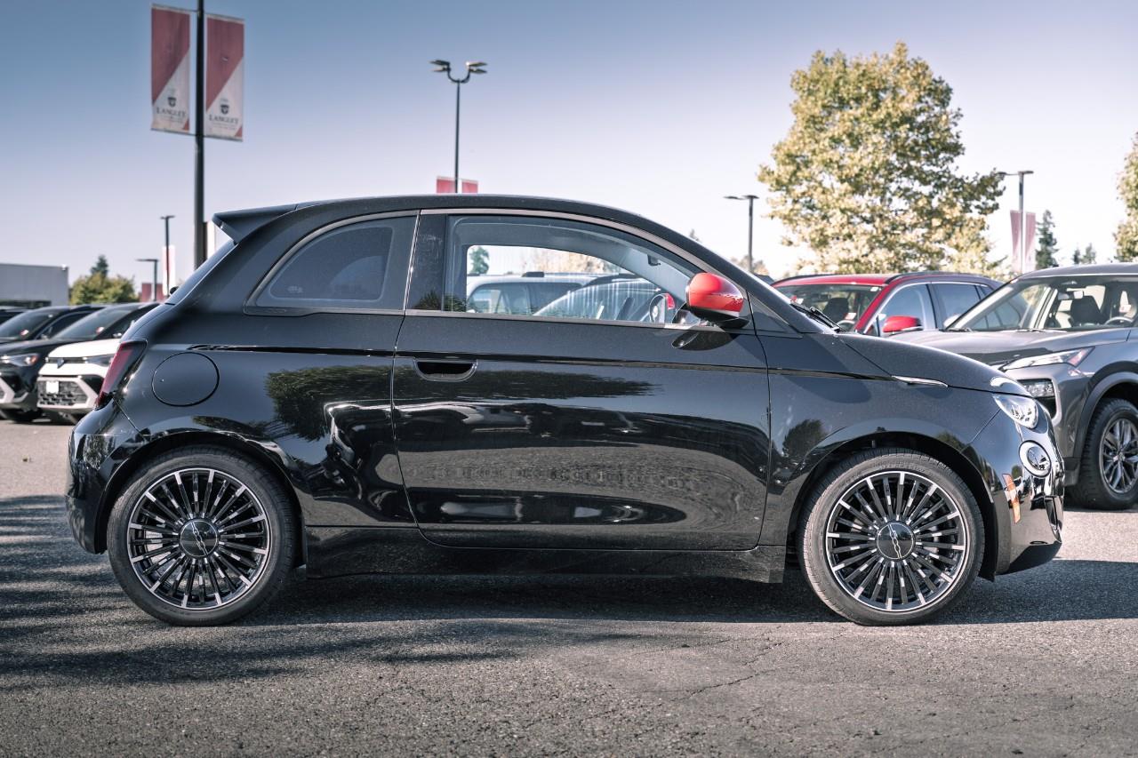 2024 Fiat 500e  LC2750