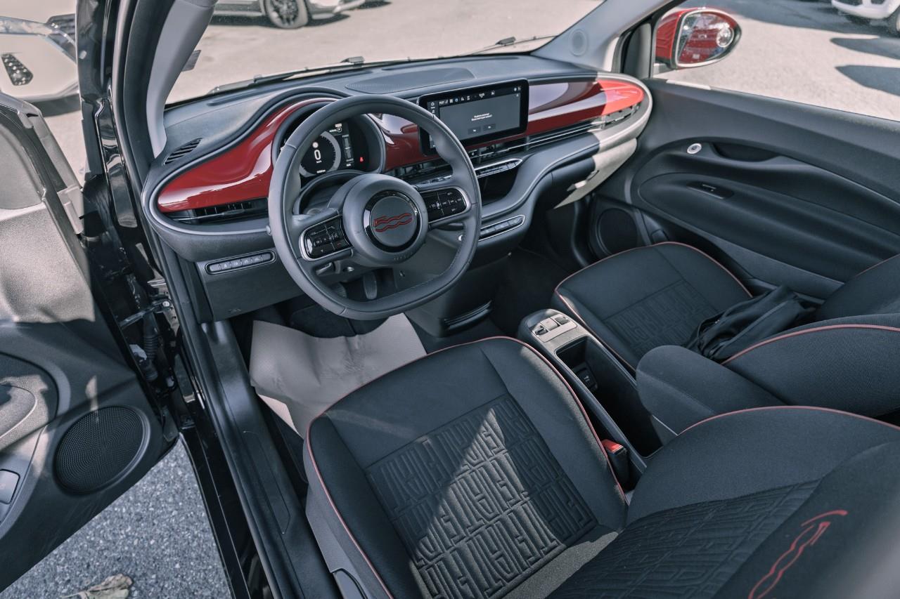 2024 Fiat 500e  LC2750