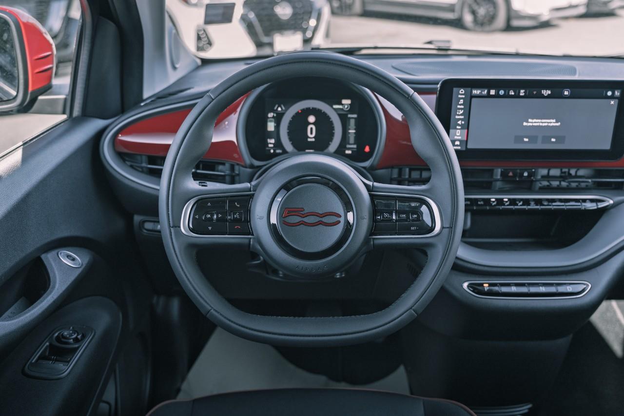 2024 Fiat 500e  LC2750