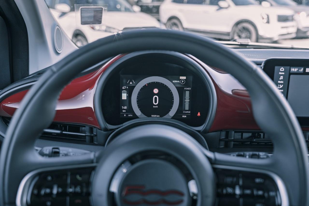 2024 Fiat 500e  LC2750