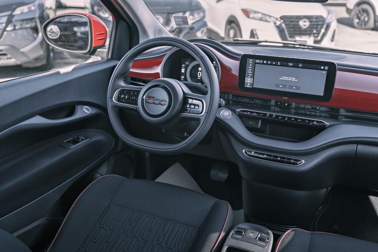 2024 Fiat 500e  LC2750