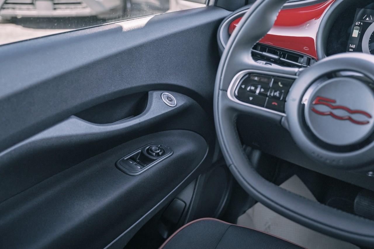 2024 Fiat 500e  LC2750