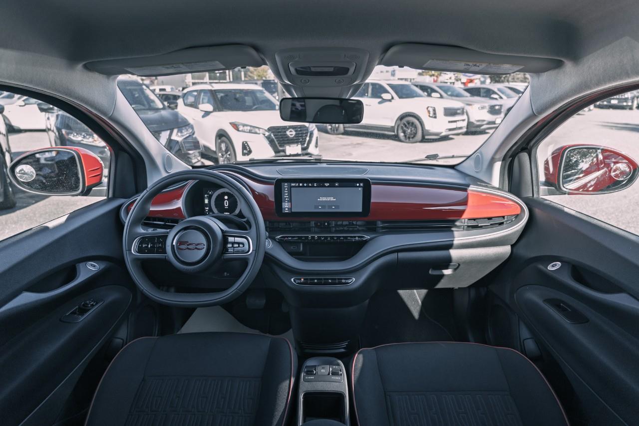2024 Fiat 500e  LC2750
