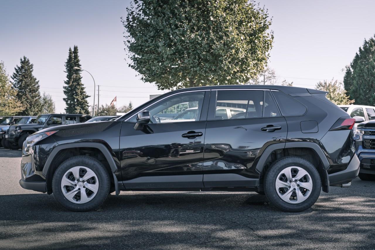 2022 Toyota RAV4 LE LC2748