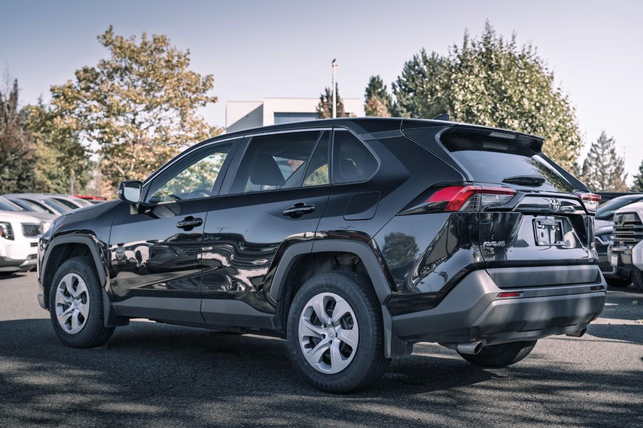 2022 Toyota RAV4 LE LC2748