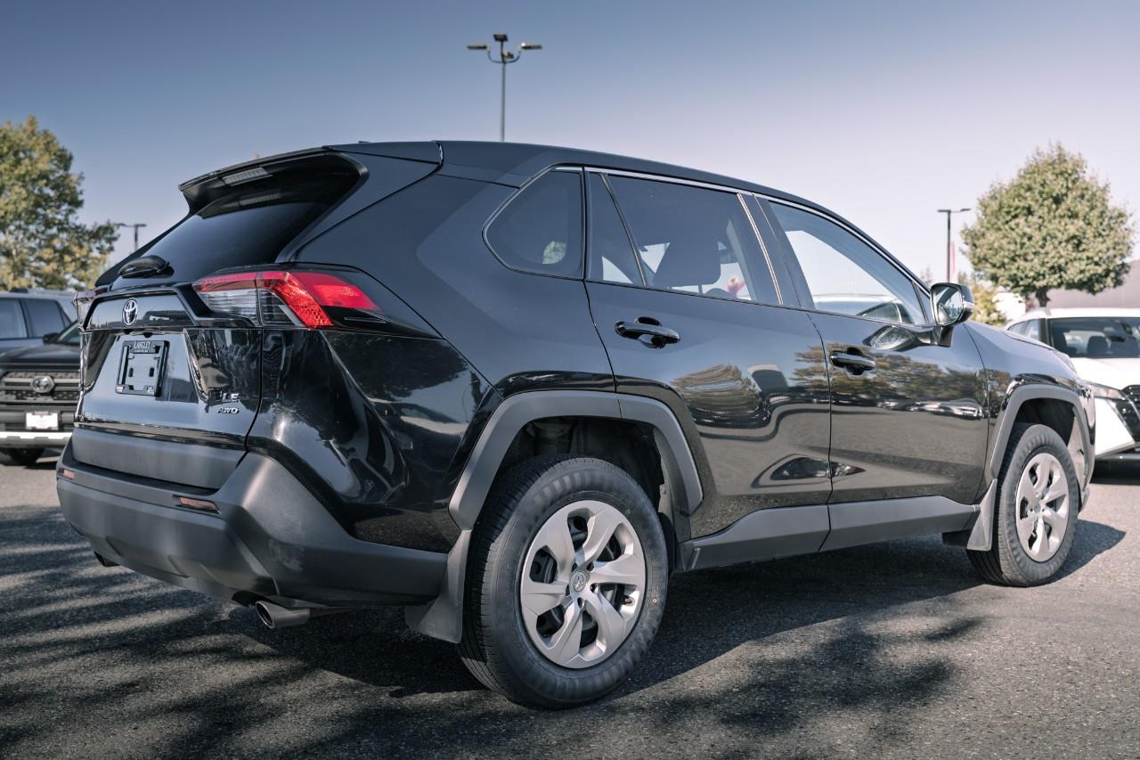 2022 Toyota RAV4 LE LC2748