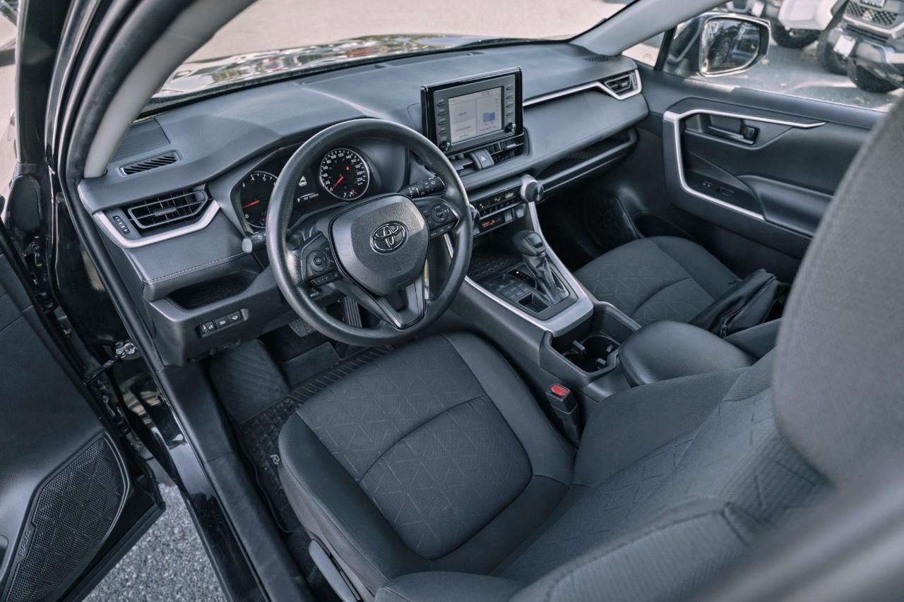 2022 Toyota RAV4 LE LC2748