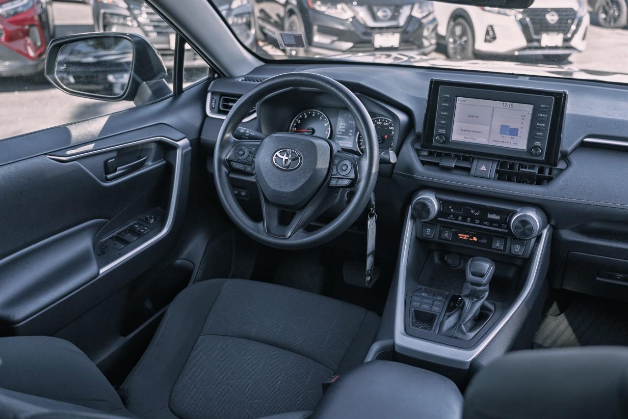 2022 Toyota RAV4 LE LC2748