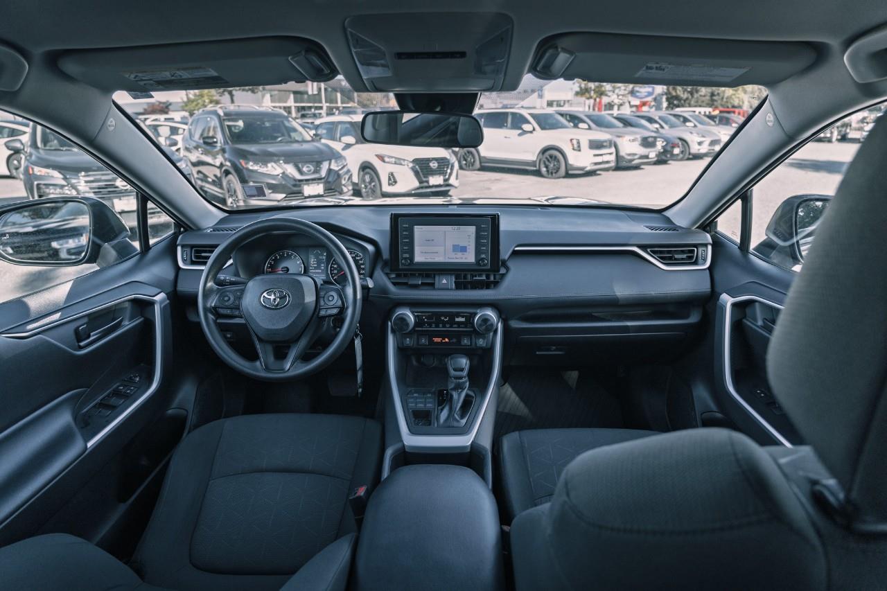 2022 Toyota RAV4 LE LC2748