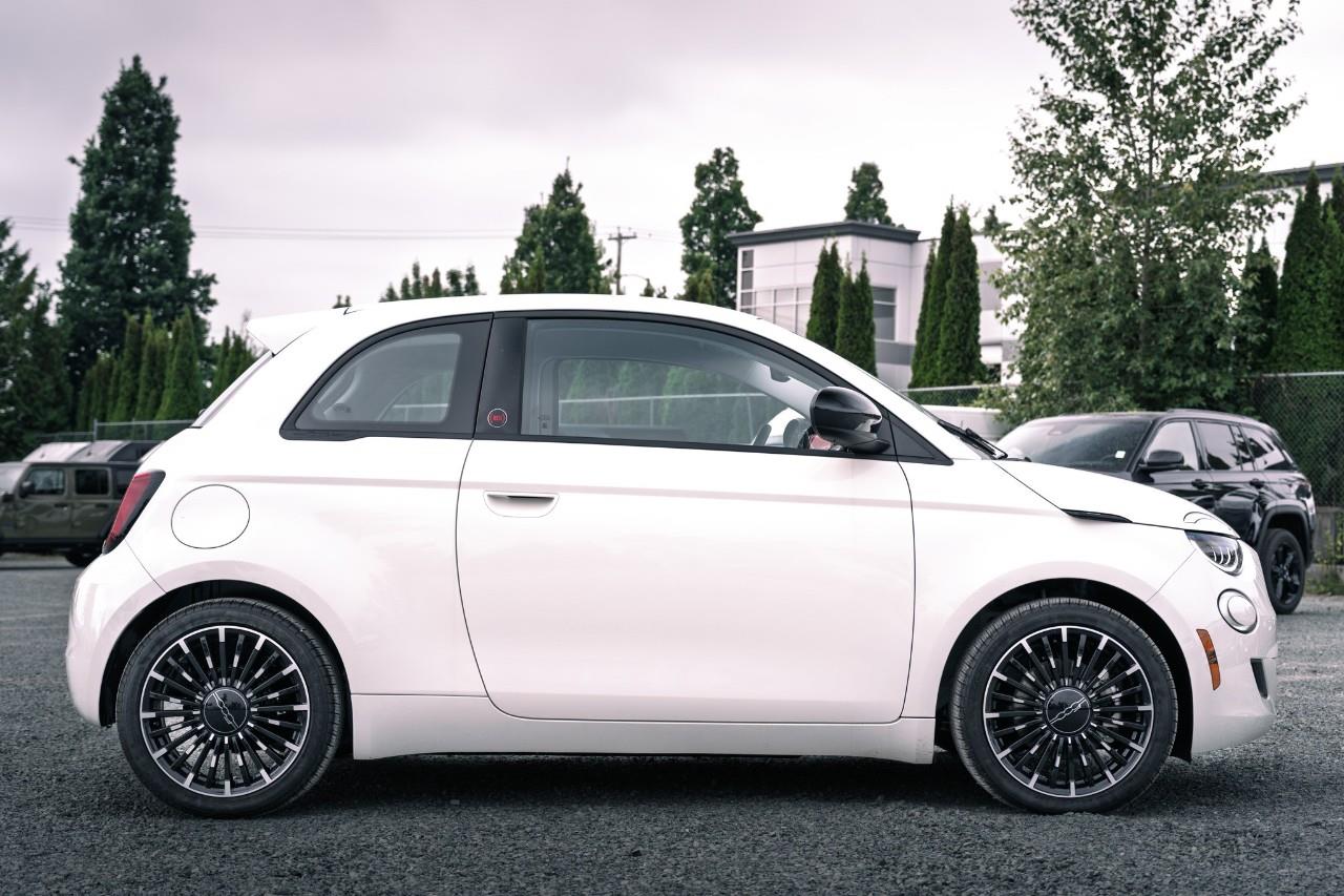 2025 Fiat 500e  S239879