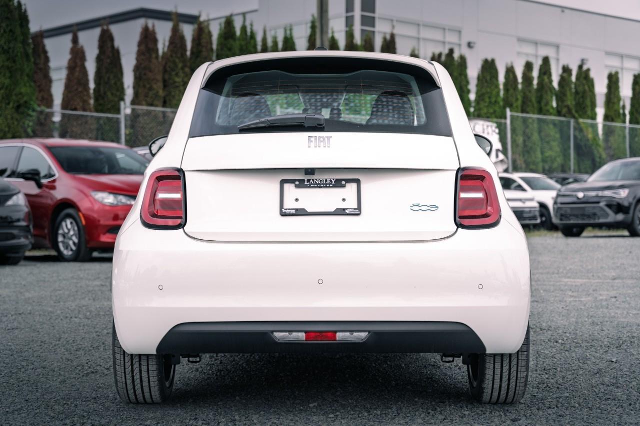 2025 Fiat 500e  S240098