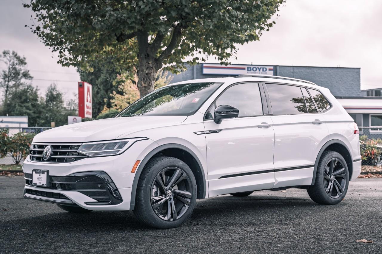 2023 Volkswagen Tiguan Comfortline R-Line Black LC2752